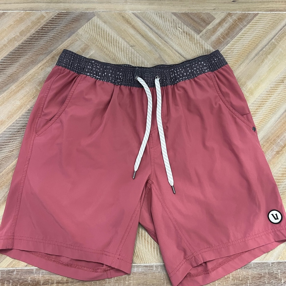 Vuori Shorts